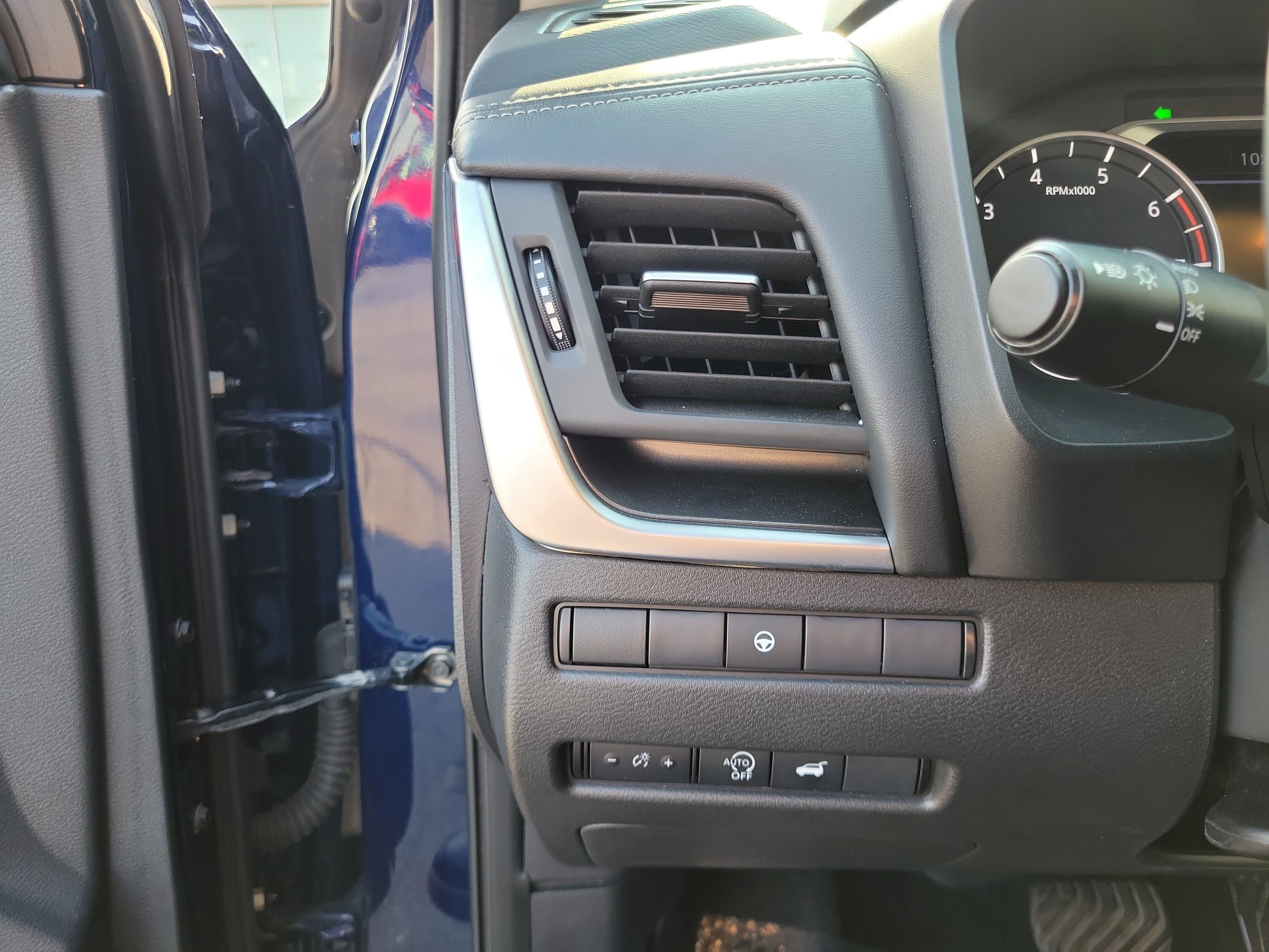 Used 2025 Nissan Rogue SV FWD image 20