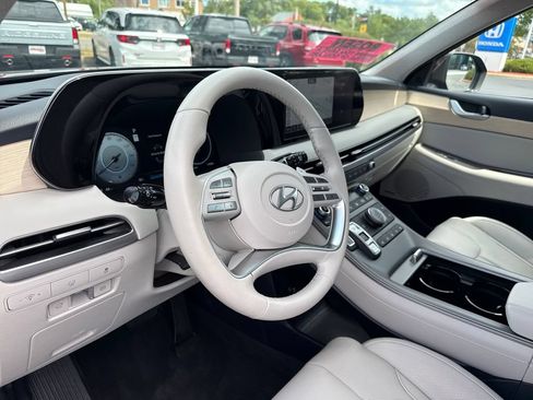 Certified 2024 Hyundai Palisade Limited AWD/4WD image 15