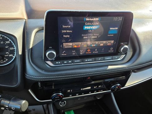 Used 2021 Nissan Rogue SV image 8