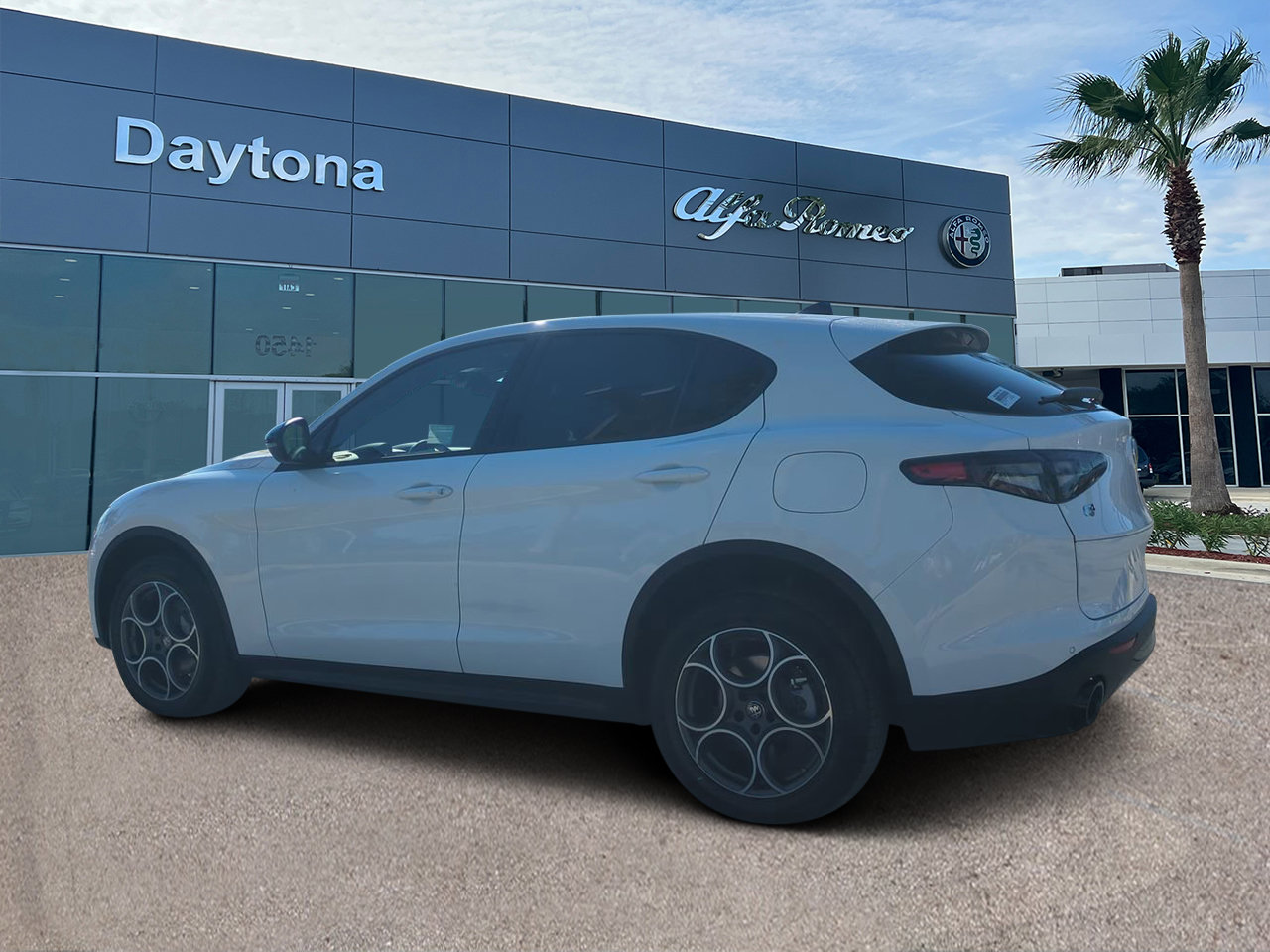 New 2025 Alfa Romeo Stelvio Sprint AWD/4WD image 5