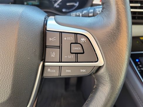 Used 2024 Toyota Sienna XLE image 22