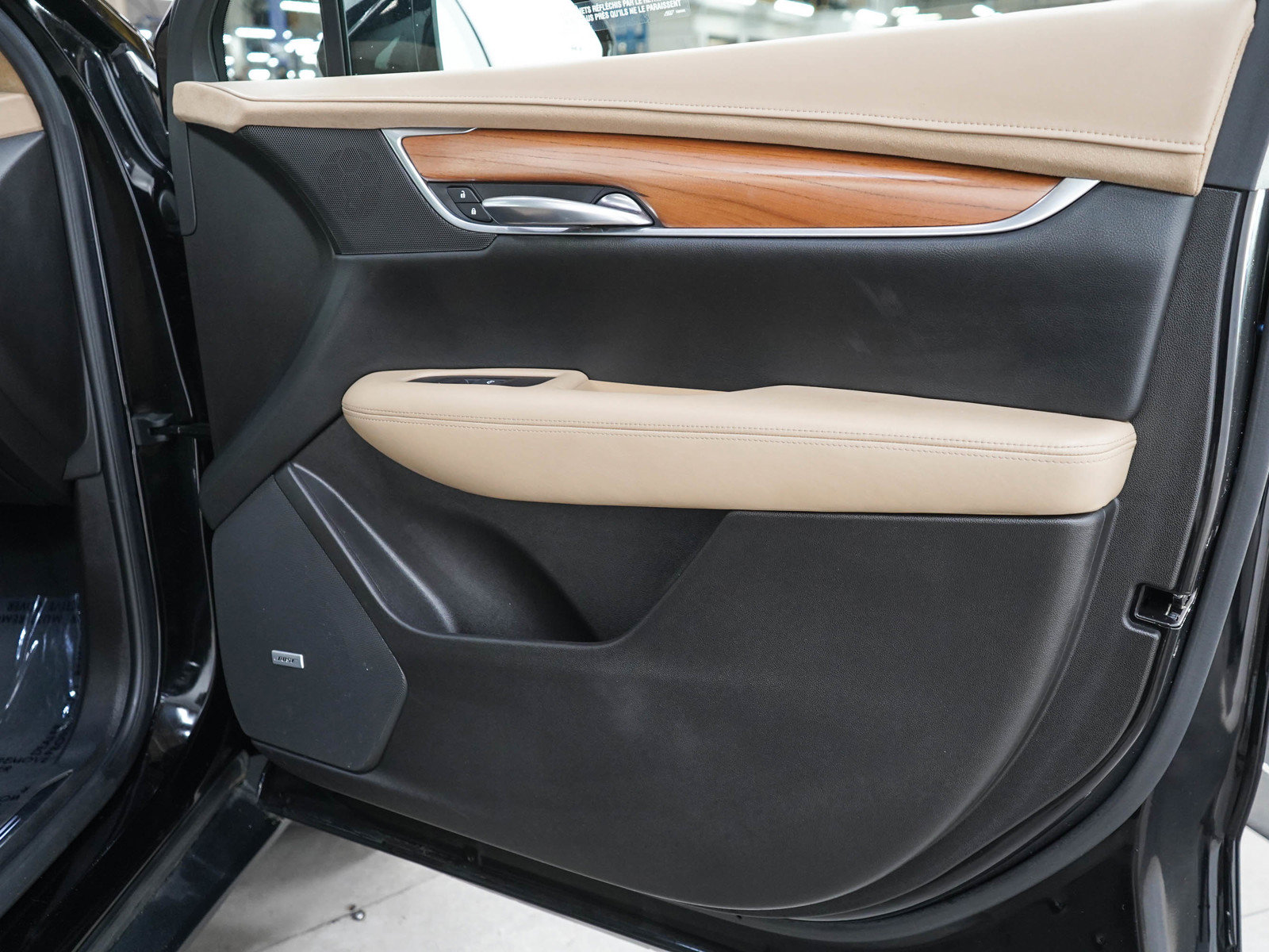 Used 2018 Cadillac XT5 Platinum AWD/4WD image 9