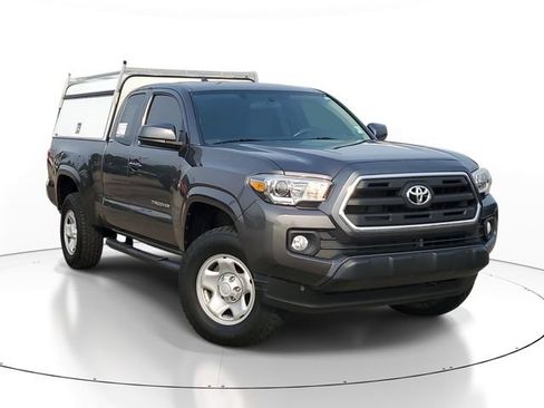 Used 2016 Toyota Tacoma SR5 w/ Towing Package RWD image 1