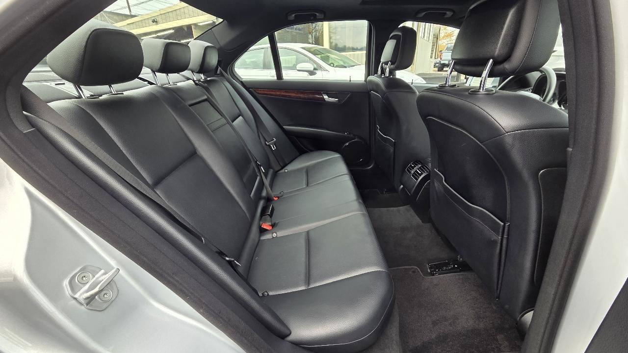Used 2011 Mercedes-Benz C 300 4MATIC Sedan image 15