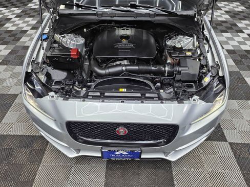 Used 2017 Jaguar XE Prestige RWD image 38