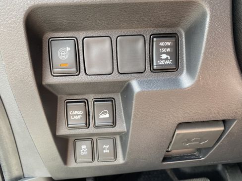 Used 2023 Nissan Frontier PRO-4X w/ Pro Convenience Package AWD/4WD image 17