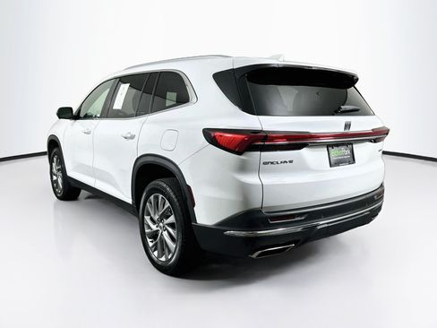 Used 2025 Buick Enclave Preferred FWD image 5