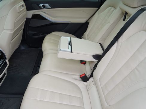 Used 2021 BMW X7 xDrive40i w/ Premium Package AWD/4WD image 37