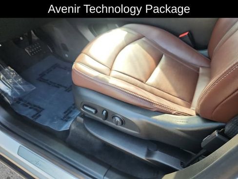 Used 2019 Buick Enclave Avenir w/ Avenir Technology Package AWD/4WD image 21