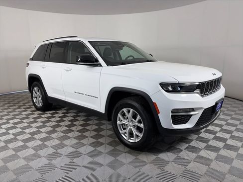 Used 2024 Jeep Grand Cherokee Limited AWD/4WD image 1