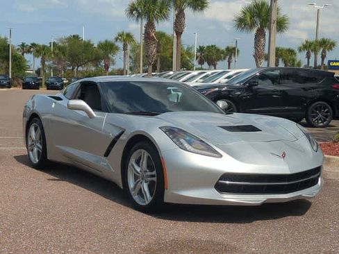 Used 2016 Chevrolet Corvette Stingray Coupe RWD image 2