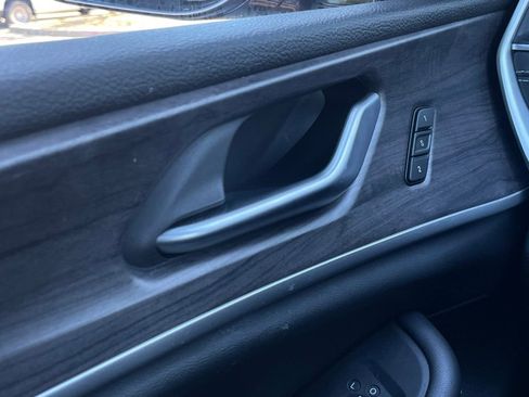 Used 2024 Jeep Grand Cherokee L Limited w/ Luxury Tech Group II image 12