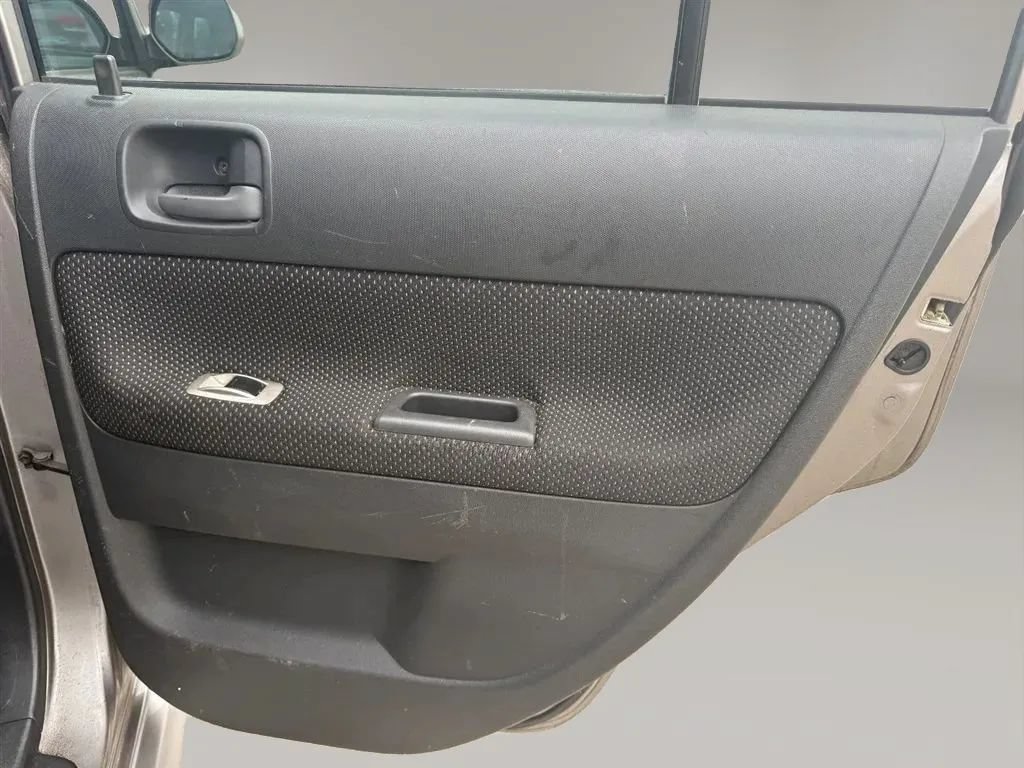 Used 2004 Scion xB FWD image 27