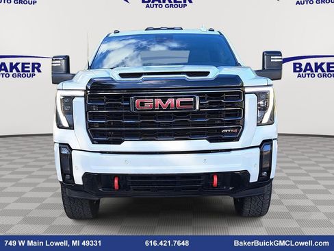 Used 2024 GMC Sierra 3500 AT4 image 2