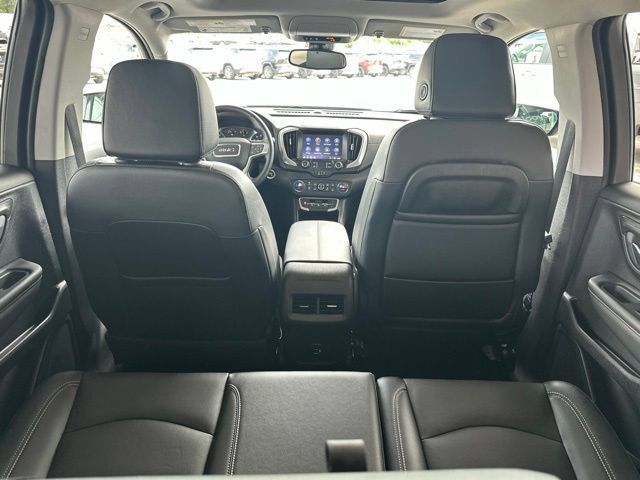 Used 2024 GMC Terrain SLT AWD/4WD image 28