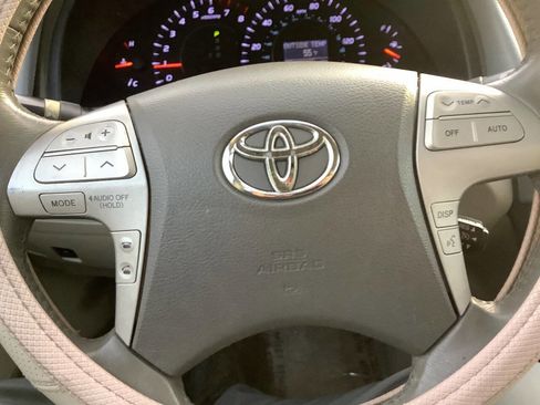 Used 2011 Toyota Camry XLE image 33