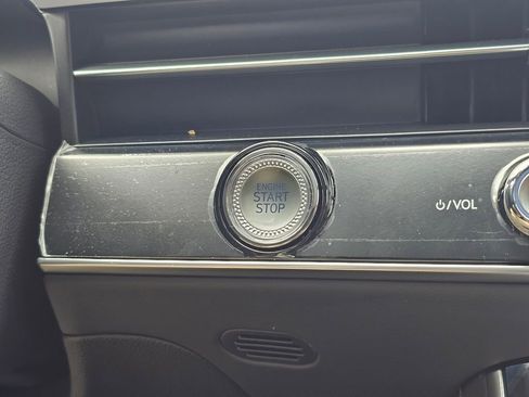 New 2026 Genesis GV70 3.5T Sport Advanced AWD/4WD image 17