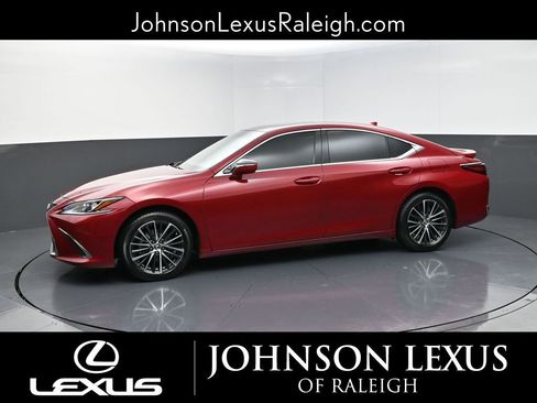 Used 2023 Lexus ES 300h w/ Premium Package image 2