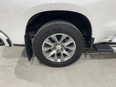 Used 2021 Chevrolet Silverado 1500 High Country w/ Safety Package II image 10