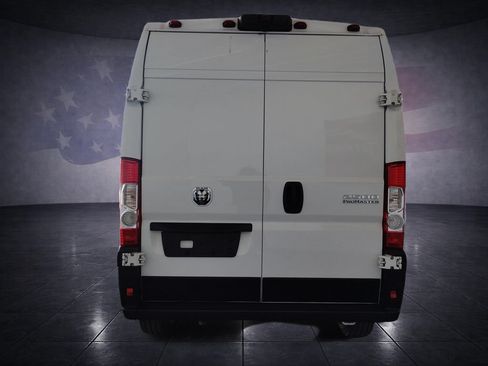Used 2024 RAM ProMaster 2500 w/ Convenience Group FWD image 4