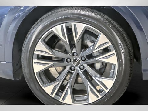 New 2026 Audi Q8 Premium Plus image 24