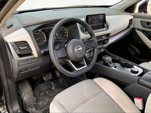 Used 2023 Nissan Rogue SV image 12