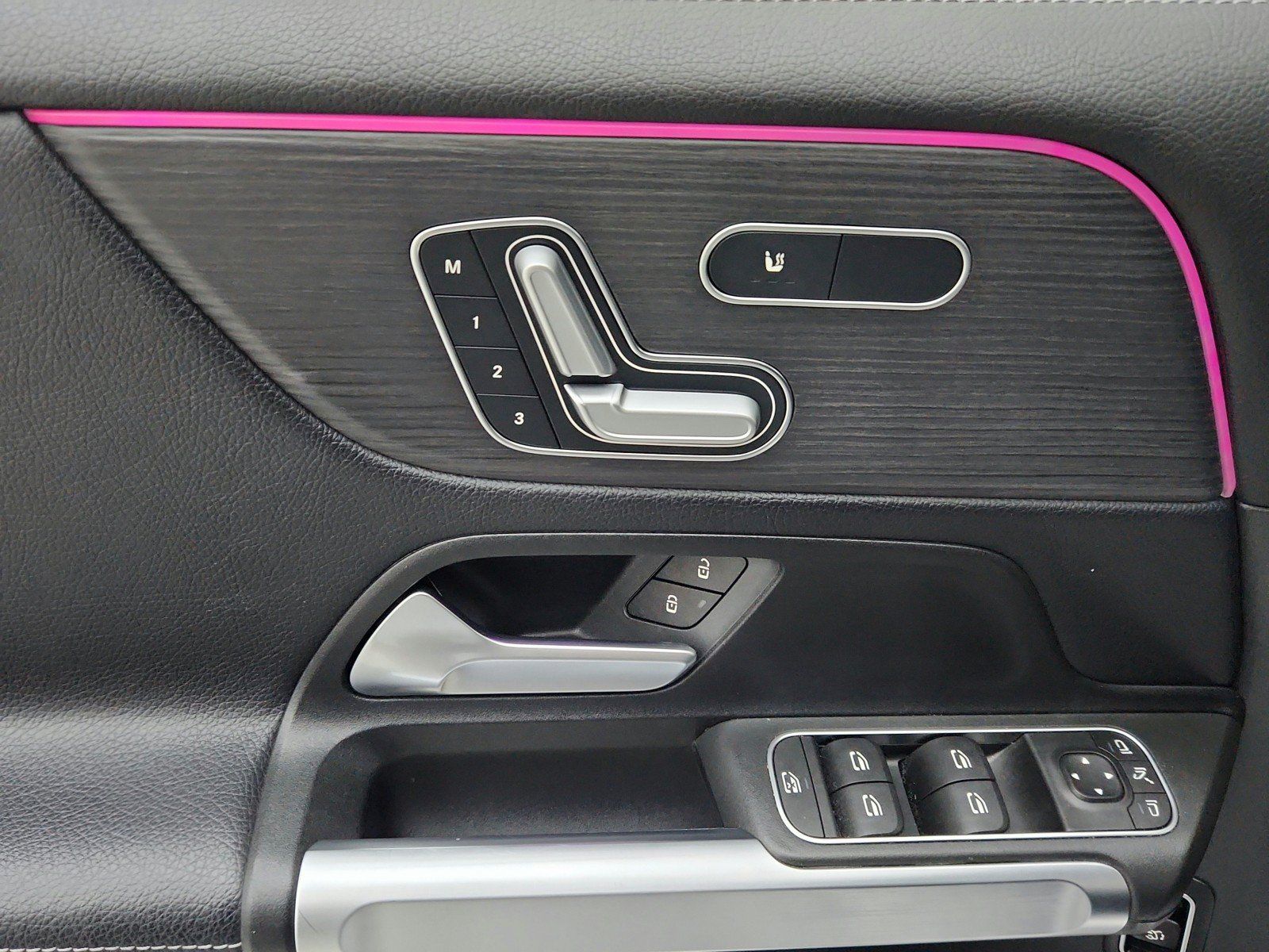 Used 2023 Mercedes-Benz GLB 35 AMG 4MATIC image 42