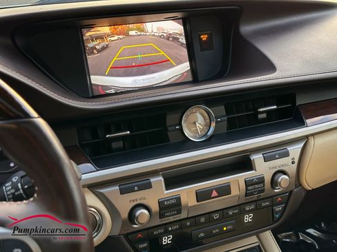 Used 2018 Lexus ES 350 w/ Navigation System Package image 30