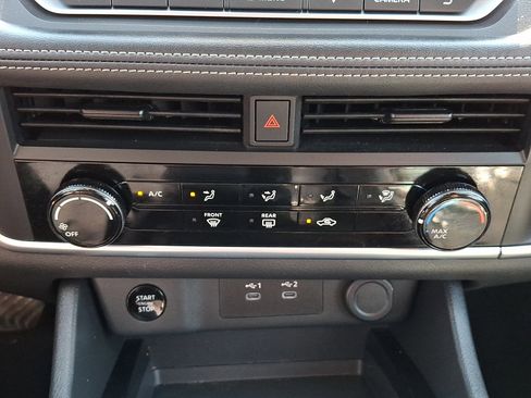 Used 2024 Nissan Rogue S AWD/4WD image 15