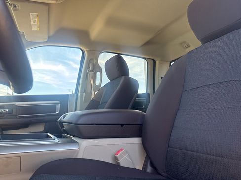 Used 2014 RAM 1500 Lone Star image 45