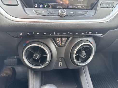 Used 2019 Chevrolet Blazer LT image 25