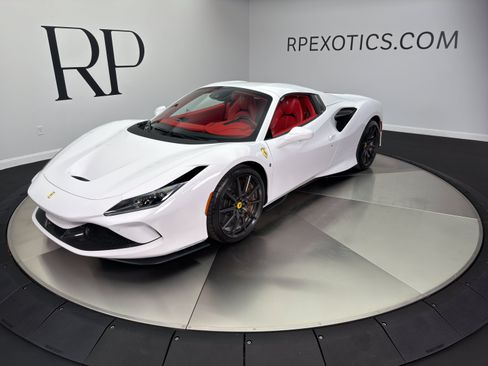 Used 2023 Ferrari F8 Tributo RWD image 12