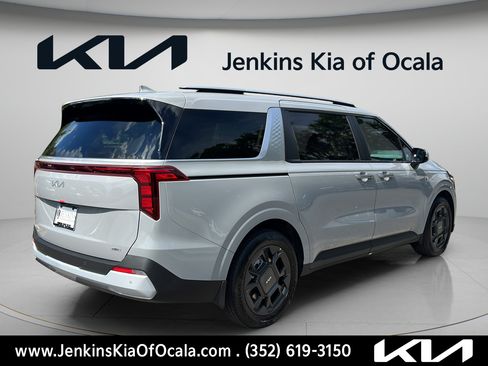New 2026 Kia Carnival EX FWD image 3