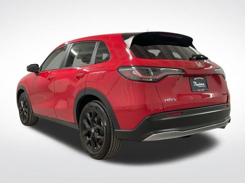 Used 2023 Honda HR-V Sport image 2