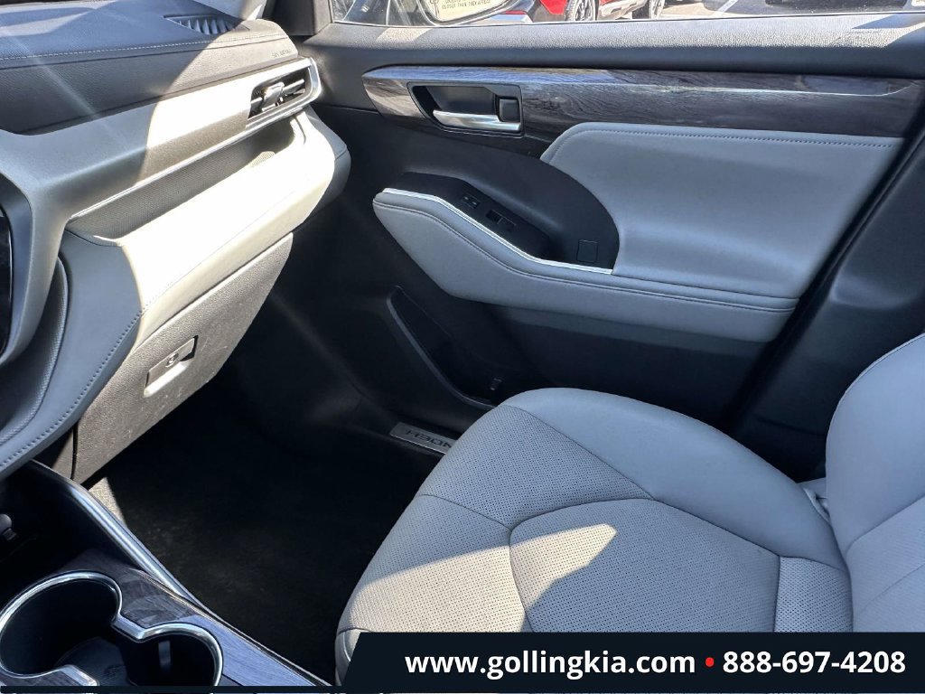 Used 2021 Toyota Highlander Limited AWD/4WD image 33