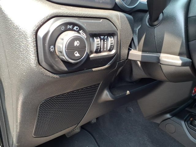 Used 2021 Jeep Gladiator Mojave w/ Cold Weather Group AWD/4WD image 26