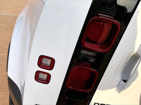 Used 2023 Land Rover Defender 110 S image 31