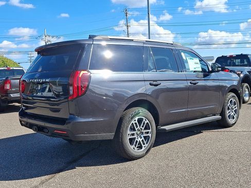 New 2025 Ford Expedition Active image 7