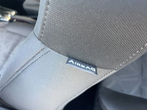 Used 2013 Ford Fiesta SE image 25