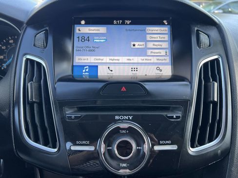 Used 2017 Ford Focus SEL w/ Cold Weather Package FWD image 19
