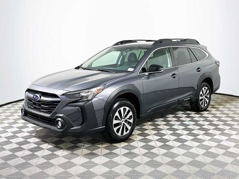 Certified 2025 Subaru Outback Premium image 3