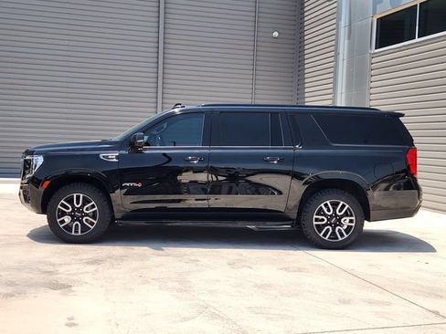 Used 2021 GMC Yukon XL AT4 w/ Rear Media and Nav Package AWD/4WD image 5