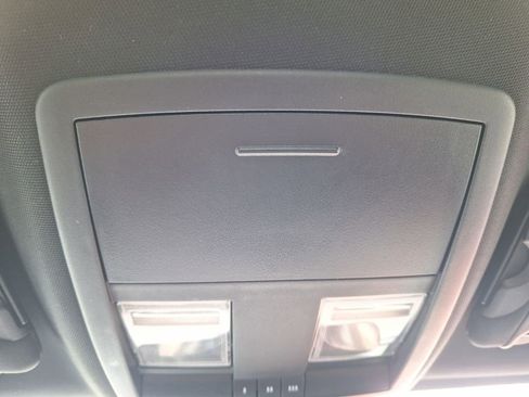 Used 2021 Dodge Challenger SXT w/ Driver Convenience Group image 17