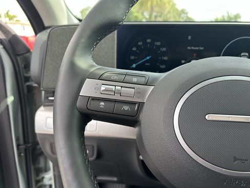 Certified 2024 Hyundai Kona Limited FWD image 31