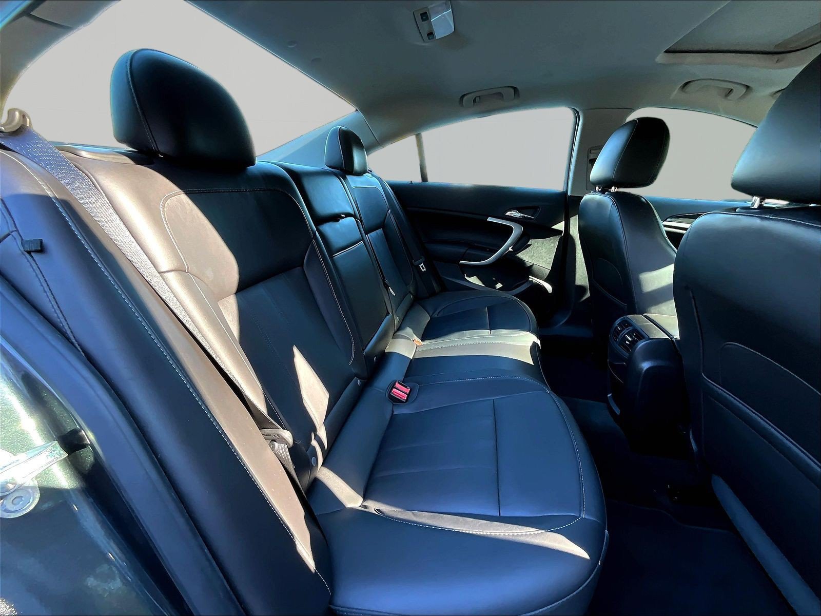 Used 2017 Buick Regal Sport Touring FWD image 25
