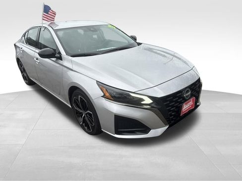 Used 2024 Nissan Altima 2.5 SR image 32