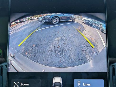 Used 2022 Volvo XC40 T5 Momentum w/ Premium Package image 26