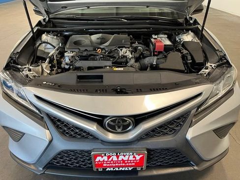 Used 2020 Toyota Camry SE AWD/4WD image 9