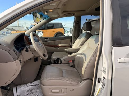 Used 2005 Toyota Sienna XLE image 12