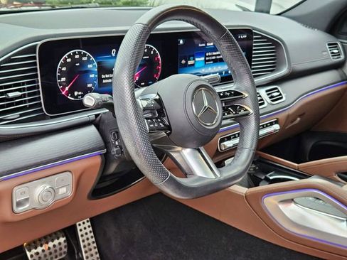 Used 2024 Mercedes-Benz GLS 450 4MATIC image 10